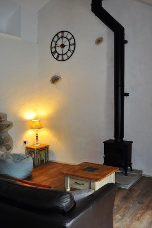 The Barn At Cae Bach Villa Gwalchmai Buitenkant foto